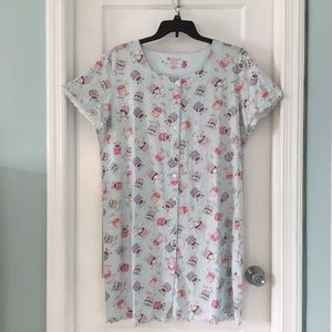 Enchanted Sleepwear nightgown, short sleeves, light blue with cupcakes, size 1X